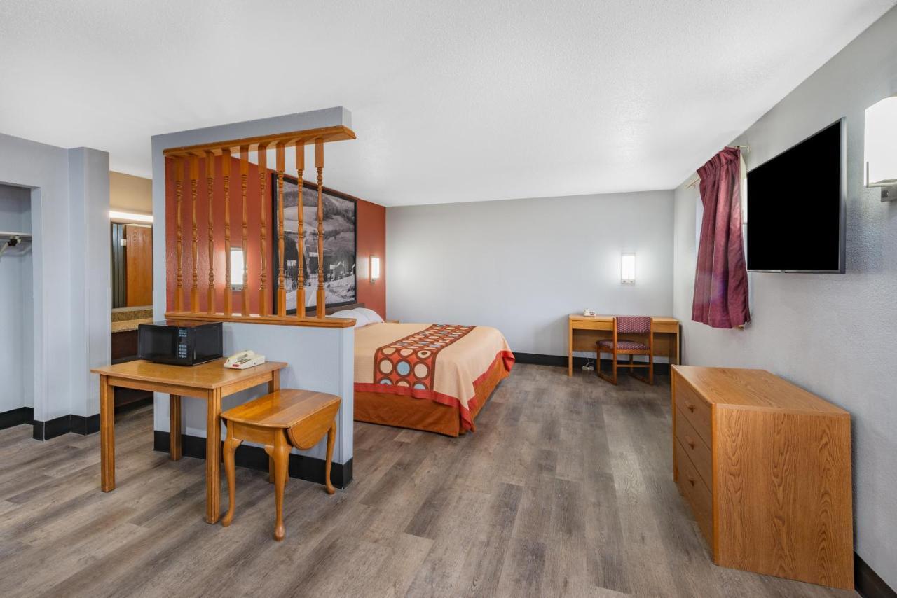 Готель Super 8 By Wyndham Waynesburg Екстер'єр фото